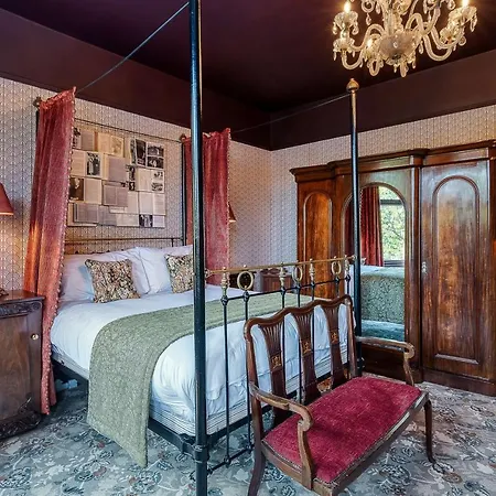 Отель Hotel Clementine 5*