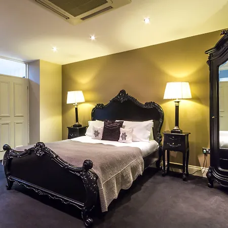 Отель Hotel Clementine 5*