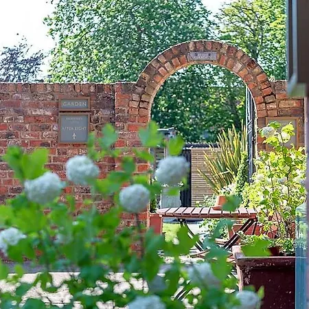 Clementine 5* York