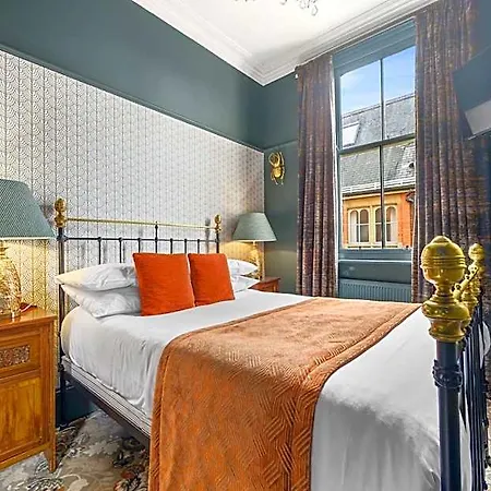 Clementine 5* York