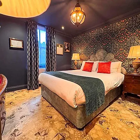 Hotel Clementine