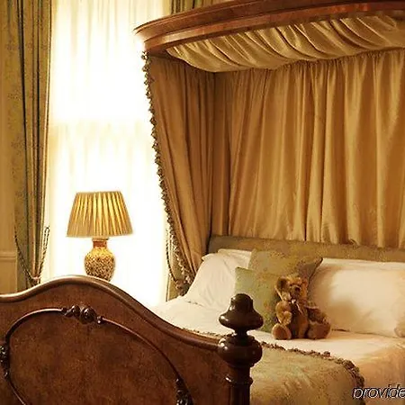 Hotel Clementine Отель