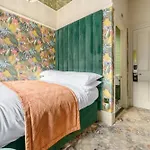 Hotel Clementine