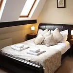Clementine Hotel